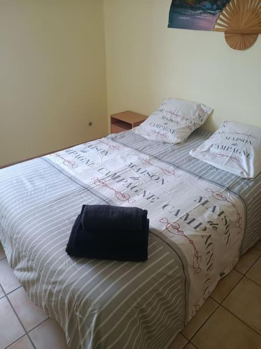 Belle Villa De 90M2 Au Calme Avec Jardin Et Parking A 10 Mn De La Mer En Voiture فوس-سور-مير المظهر الخارجي الصورة