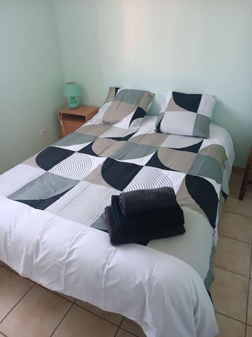 Belle Villa De 90M2 Au Calme Avec Jardin Et Parking A 10 Mn De La Mer En Voiture فوس-سور-مير المظهر الخارجي الصورة